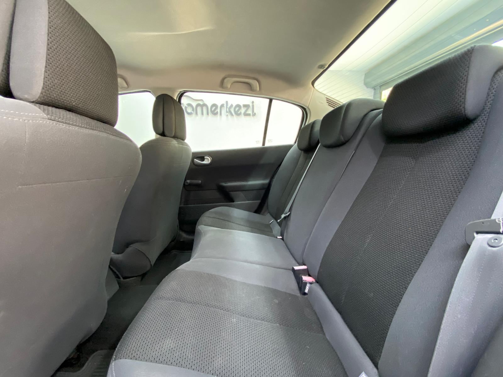 RENAULT MEGANE 21
